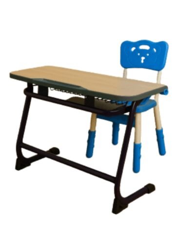 Standard single desk with adjustable chair
